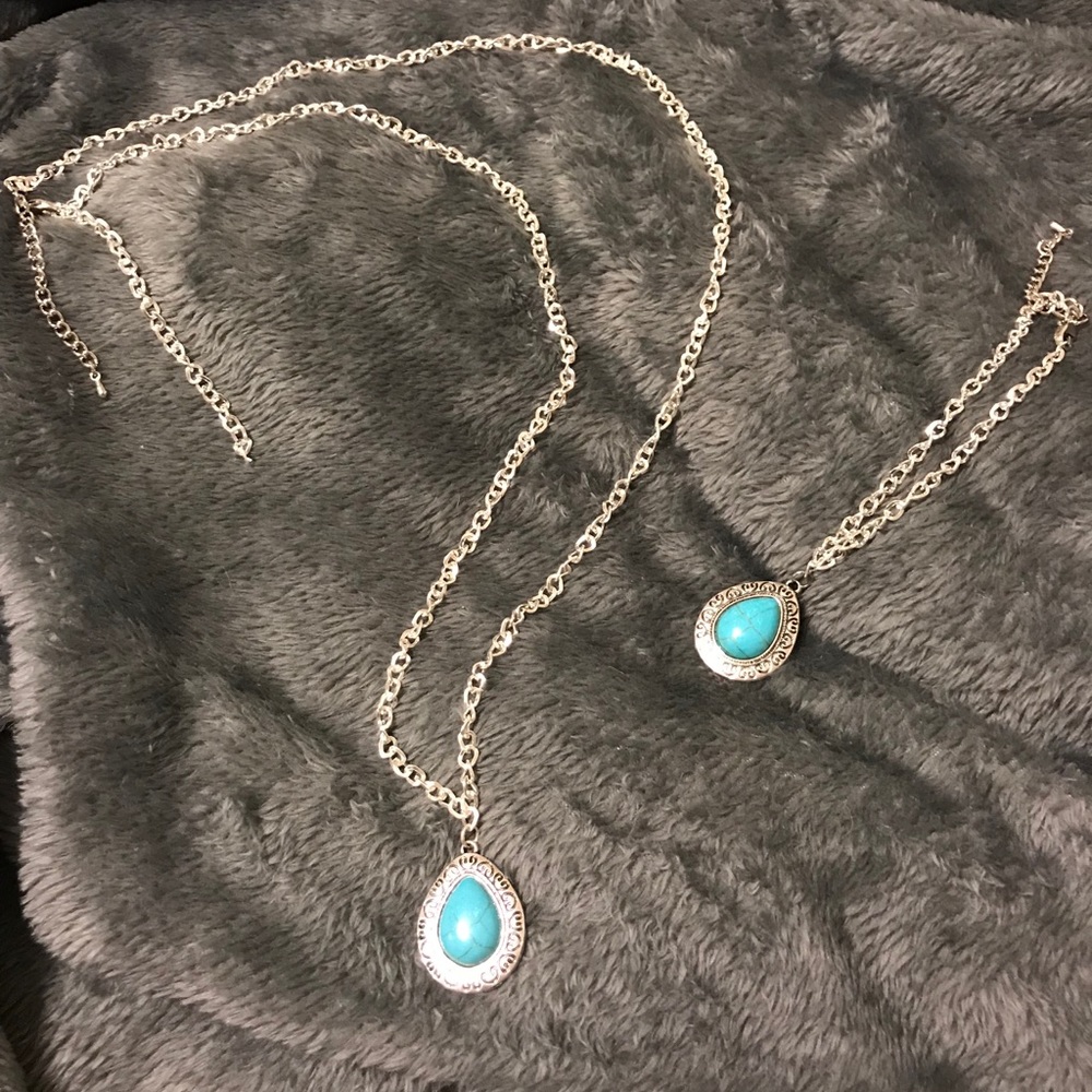 Beautiful Turquoise silver color necklace/bracelet
